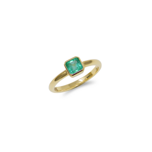 Anzie Cleo Allyn Bezel Emerald Ring